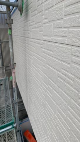 外壁塗装作業　アパート　シリコン塗料